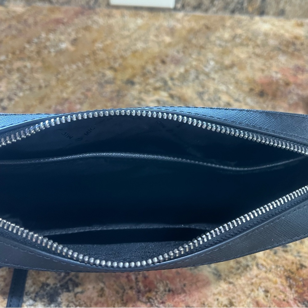 Michael Kors adjustable crossbody - Picture 4 of 8